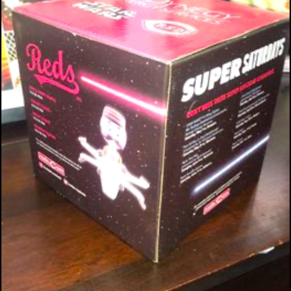 New in box Cincinnati Reds Star Wars X-Wing fighter Mr. red legs bobble head MLB